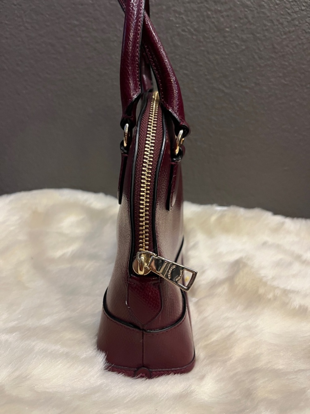 Coach Burgundy Pebbled Leather Dome Satchel with Gold Hardware - Picture 4 of 6